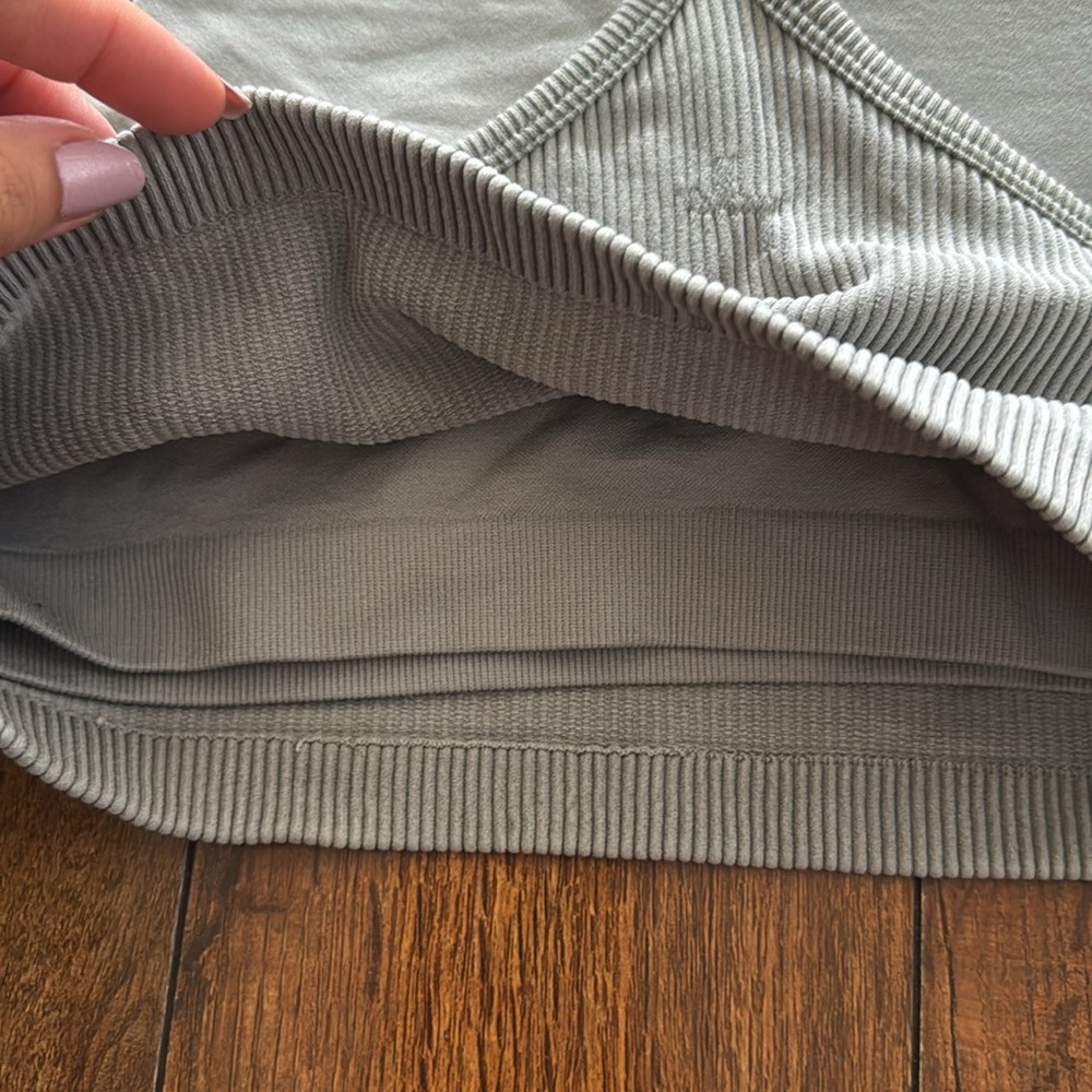 Green Ribbed Women's Crop - Picture 3 of 3